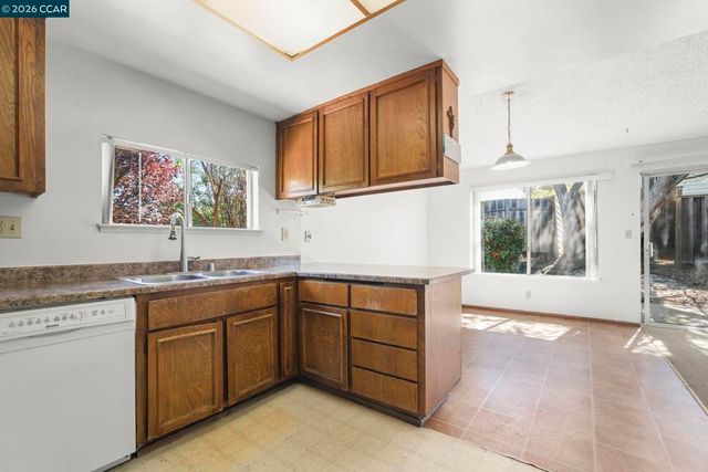 101 Flame Dr, Pacheco, CA 94553
