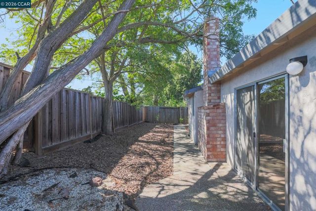 101 Flame Dr, Pacheco, CA 94553