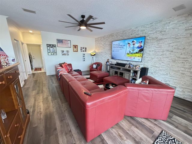19432 Preserve Dr, Boca Raton, FL 33498
