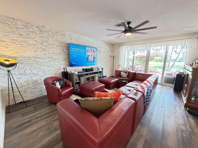 19432 Preserve Dr, Boca Raton, FL 33498