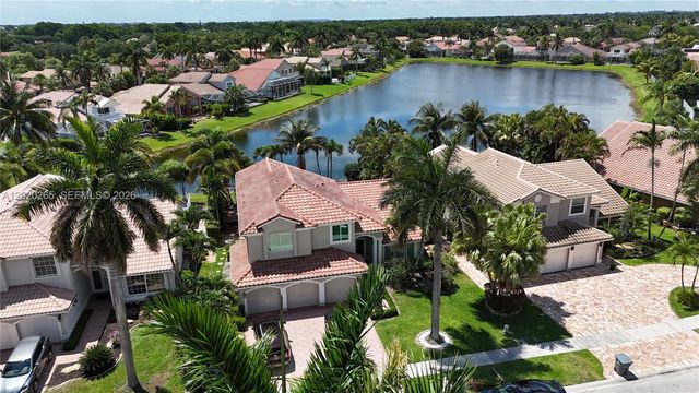 19432 Preserve Dr, Boca Raton, FL 33498