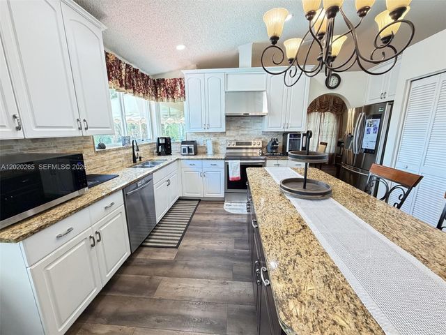 19432 Preserve Dr, Boca Raton, FL 33498