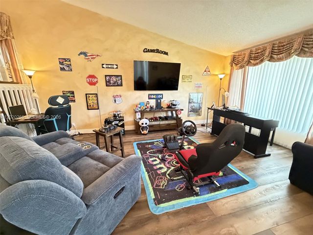 19432 Preserve Dr, Boca Raton, FL 33498