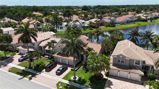 19432 Preserve Dr, Boca Raton, FL 33498