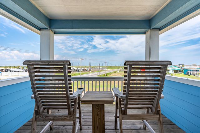 997 S Redfish Street, Crystal Beach, TX 77650