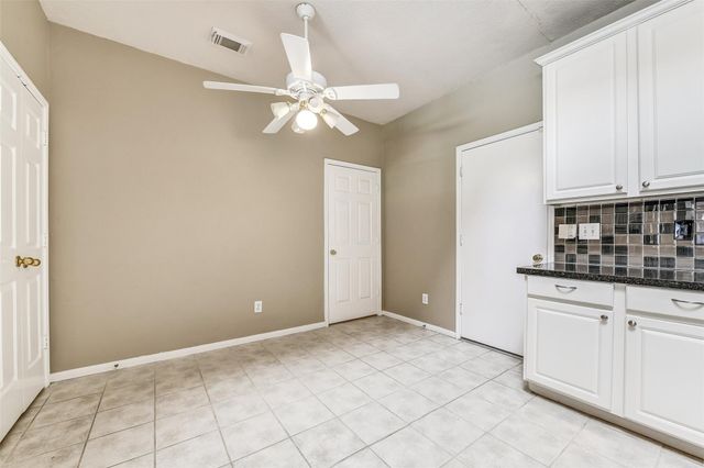 317 Vantage Pointe Circle, League City, TX 77573