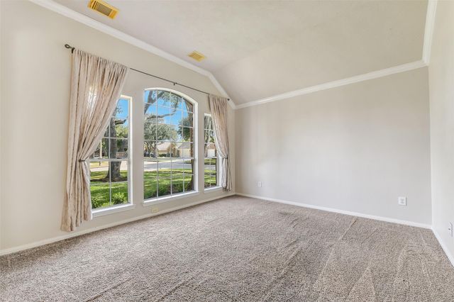 317 Vantage Pointe Circle, League City, TX 77573