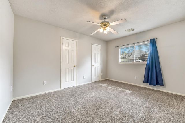 317 Vantage Pointe Circle, League City, TX 77573