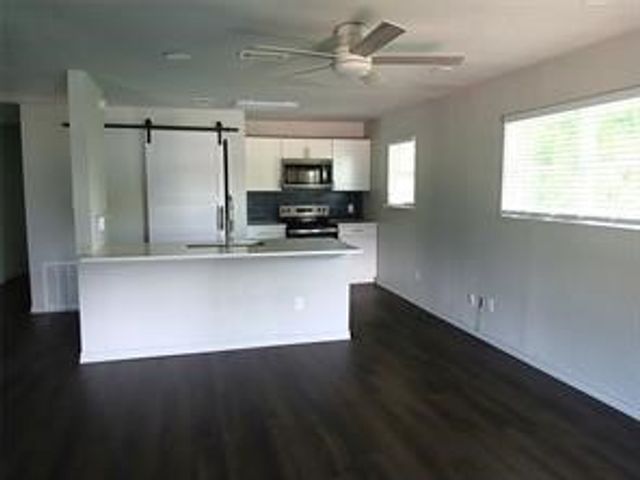 242 Autumn Wood Trail, Gun Barrel City, TX 75156