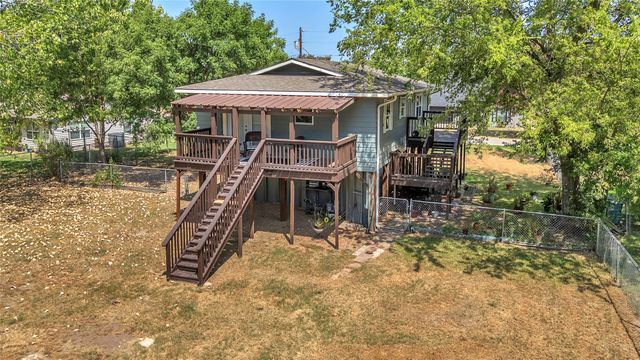 242 Autumn Wood Trail, Gun Barrel City, TX 75156