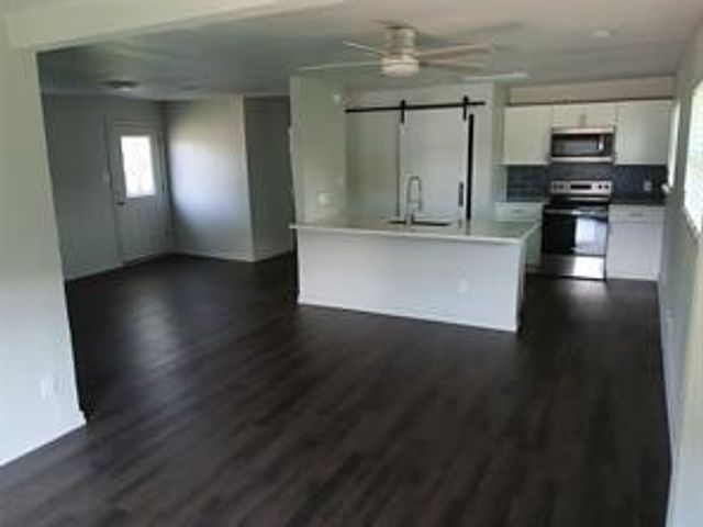 242 Autumn Wood Trail, Gun Barrel City, TX 75156