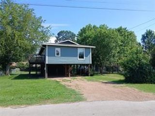 242 Autumn Wood Trail, Gun Barrel City, TX 75156