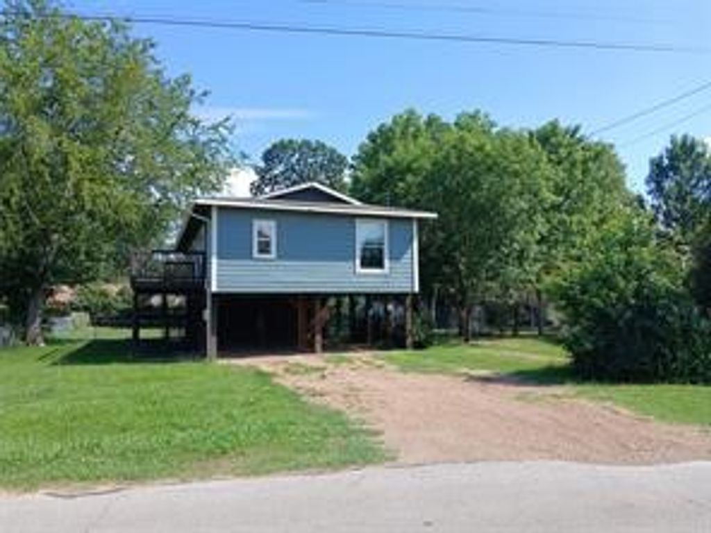 242 Autumn Wood Trail, Gun Barrel City, TX 75156