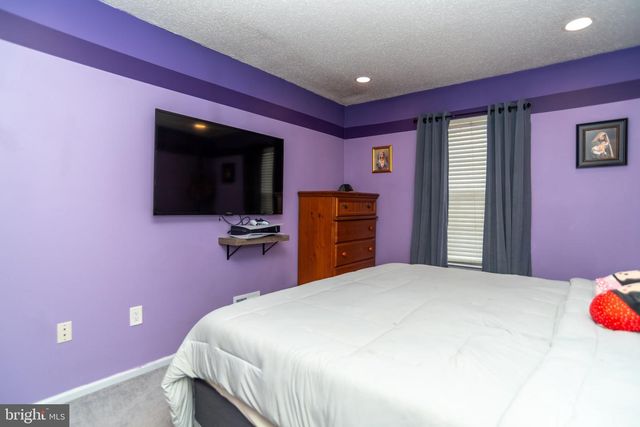 204 LANSDOWNE CT, Pennington, NJ 08534