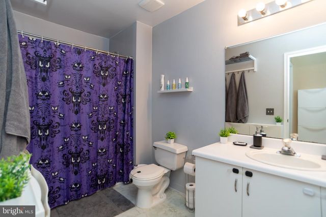 204 LANSDOWNE CT, Pennington, NJ 08534
