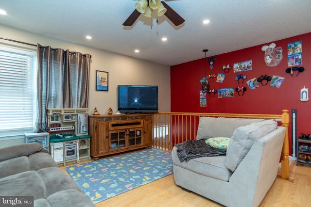 204 LANSDOWNE CT, Pennington, NJ 08534