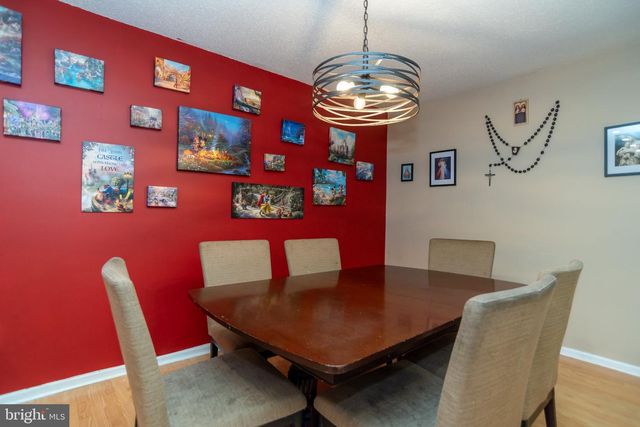 204 LANSDOWNE CT, Pennington, NJ 08534