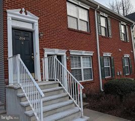 204 LANSDOWNE CT, Pennington, NJ 08534