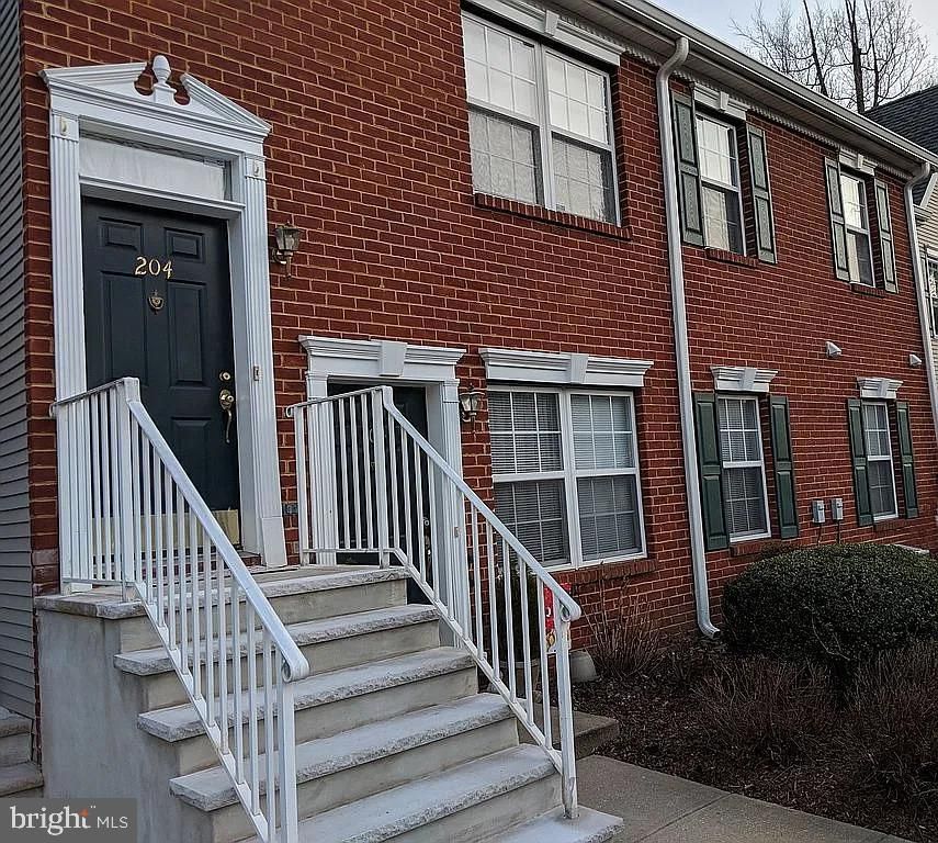204 LANSDOWNE CT, Pennington, NJ 08534