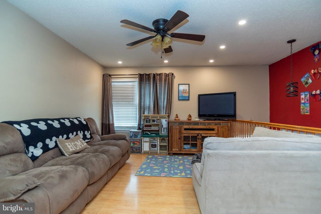 204 LANSDOWNE CT, PENNINGTON, NJ 08534 — photo 5