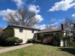169 Grove Street, Cambridge, MA 02138