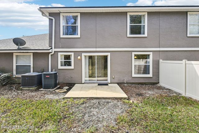 1605 VINELAND Circle C, Fleming Island, FL 32003