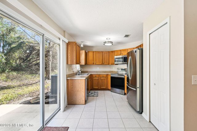 1605 VINELAND Circle C, Fleming Island, FL 32003