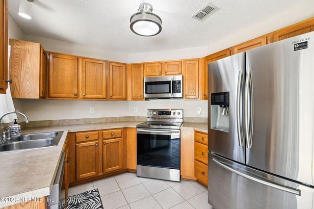 1605 VINELAND Circle C, Fleming Island, FL 32003