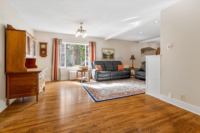 898 NW Riverside Boulevard, Bend, OR 97703