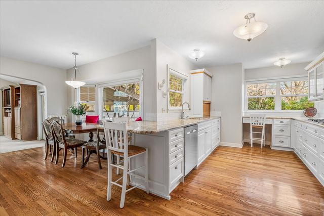 898 NW Riverside Boulevard, Bend, OR 97703