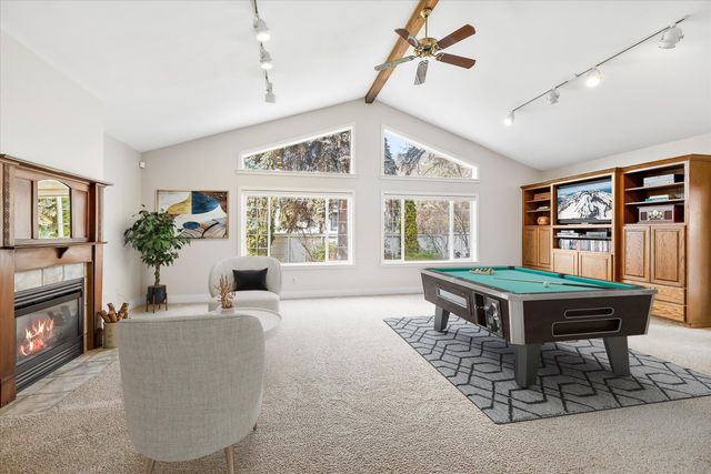 898 NW Riverside Boulevard, Bend, OR 97703