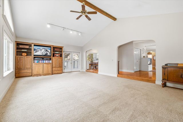 898 NW Riverside Boulevard, Bend, OR 97703