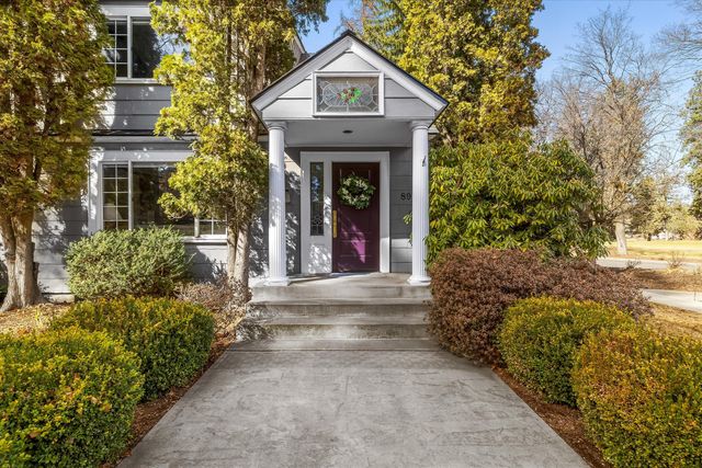 898 NW Riverside Boulevard, Bend, OR 97703