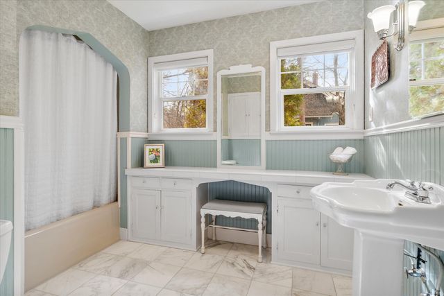 898 NW Riverside Boulevard, Bend, OR 97703