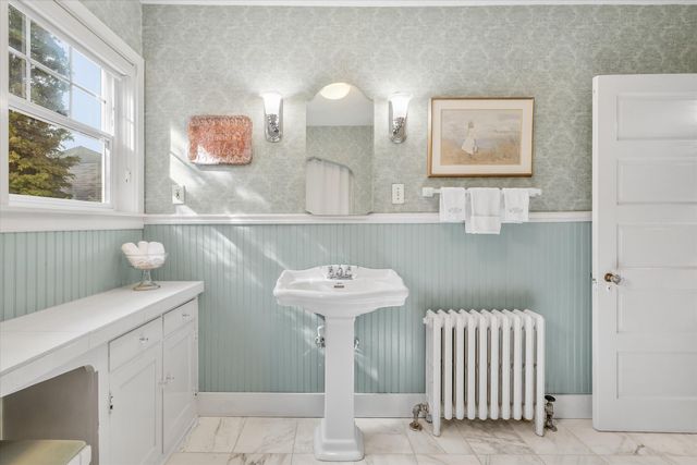 898 NW Riverside Boulevard, Bend, OR 97703