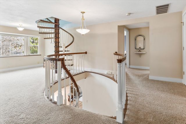 898 NW Riverside Boulevard, Bend, OR 97703