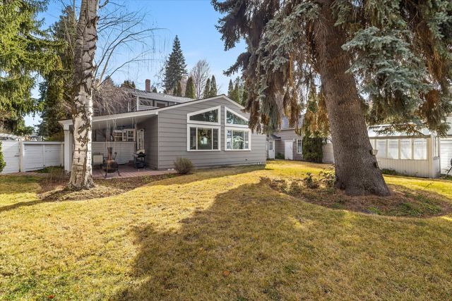 898 NW Riverside Boulevard, Bend, OR 97703