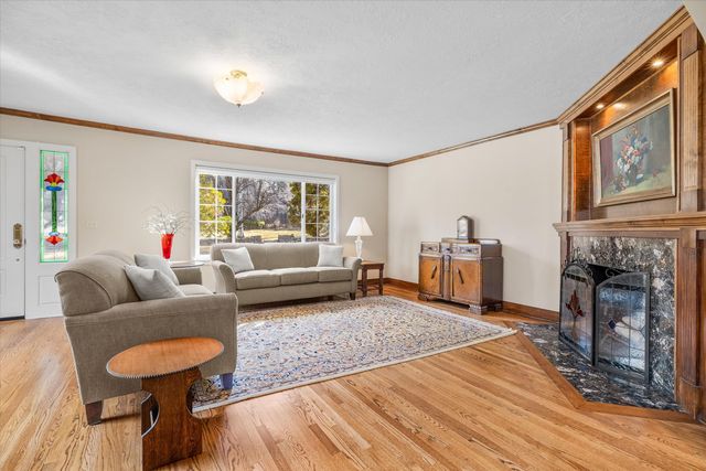 898 NW Riverside Boulevard, Bend, OR 97703