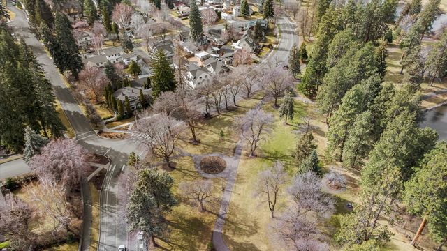 898 NW Riverside Boulevard, Bend, OR 97703