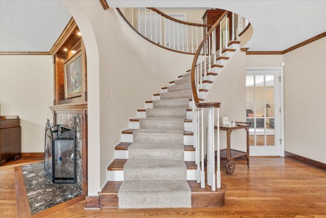 898 NW Riverside Boulevard, Bend, OR 97703