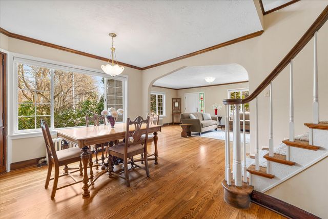 898 NW Riverside Boulevard, Bend, OR 97703