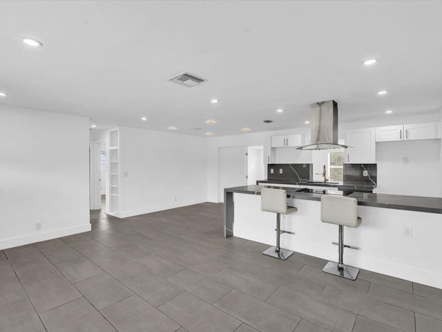 5710 SW 54th Court, Davie, FL 33314