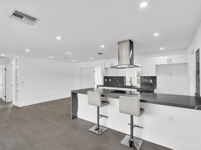 5710 SW 54th Court, Davie, FL 33314