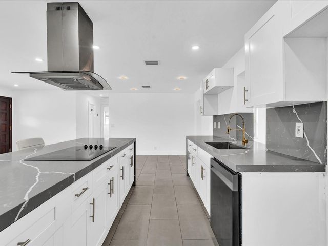 5710 SW 54th Court, Davie, FL 33314