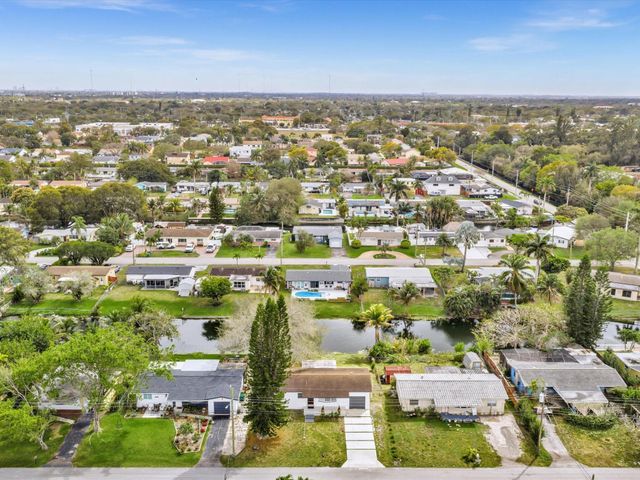 5710 SW 54th Court, Davie, FL 33314