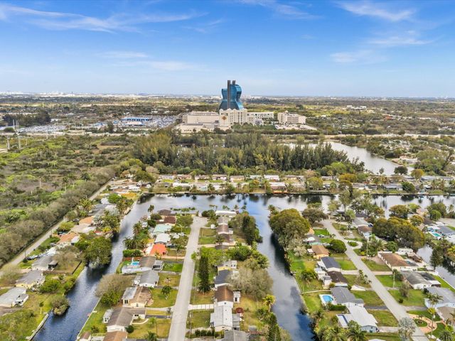 5710 SW 54th Court, Davie, FL 33314