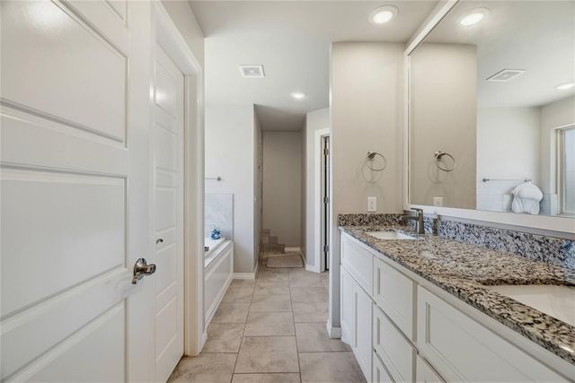 605 Bison Crossing Drive, Yukon, OK 73099