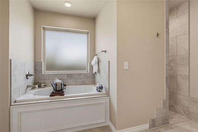 605 Bison Crossing Drive, Yukon, OK 73099