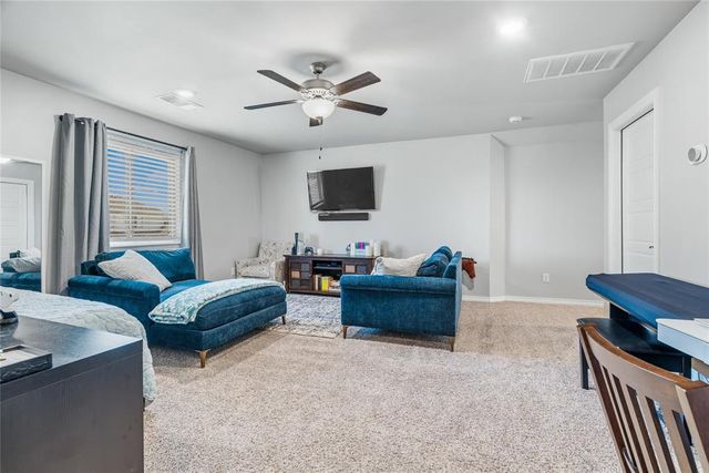 605 Bison Crossing Drive, Yukon, OK 73099