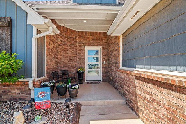605 Bison Crossing Drive, Yukon, OK 73099